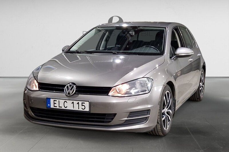 Mörkgrå Begagnad 2013 VW Golf VII Comfortline Halvkombi | 109 900 kr (Marknadspris) - Bild 1/3