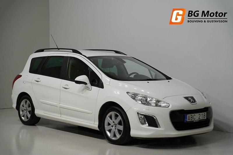 Vit Begagnad 2013 Peugeot 308 Kombi | 69 800 kr (Bra pris) - Bild 1/4