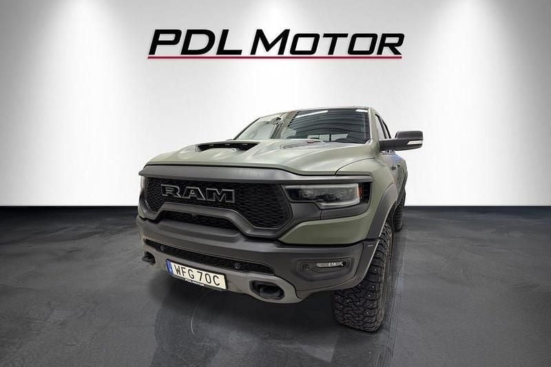 Begagnad Dodge Ram 711 HK (522 kW) 2021 Grå