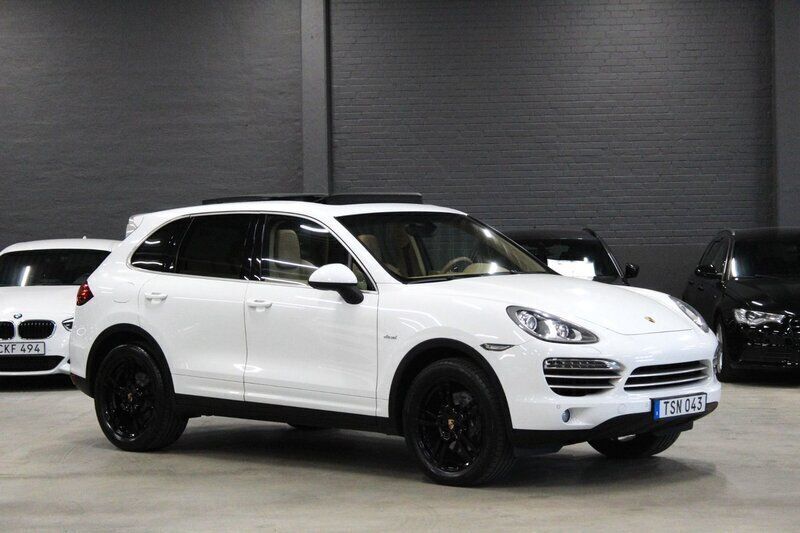Vit Begagnad 2014 Porsche Cayenne Platinum Edition SUV | 299 900 kr (Marknadspris) - Bild 1/4