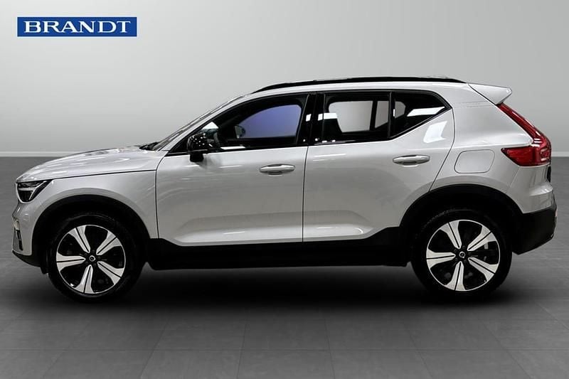 Begagnad Volvo XC40 Plus 175 kW (238 HK) 2023 Silver SUV