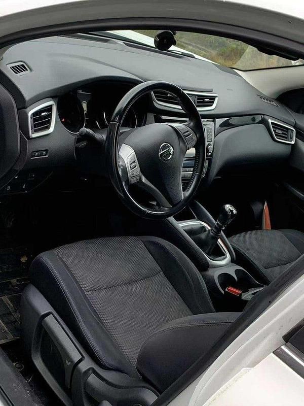 Begagnad Nissan Qashqai 116 HK (85 kW) 2017 Vit SUV