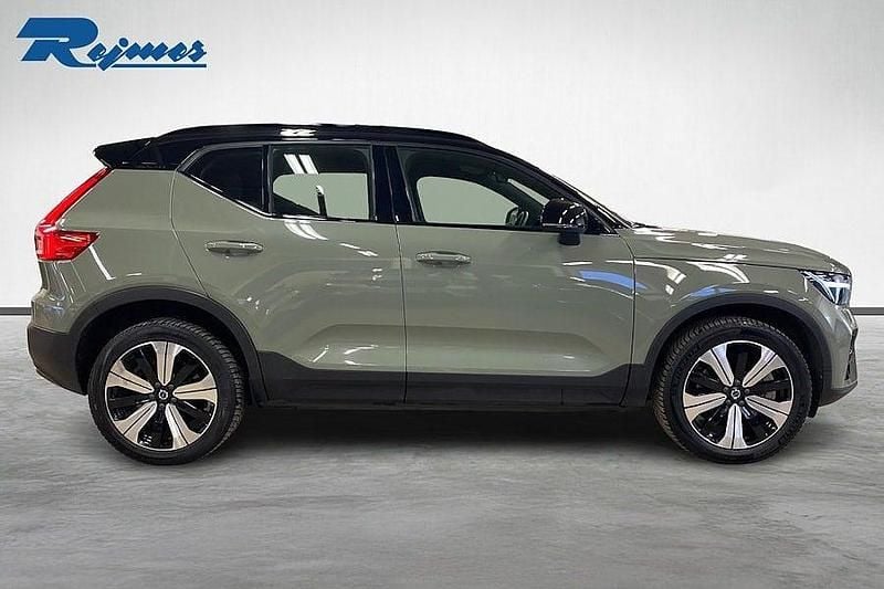 Begagnad Volvo XC40 Core 175 kW (238 HK) 2022 Grön SUV