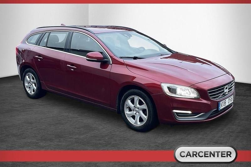 Begagnad Volvo V60 Momentum 163 HK (119 kW) 2013 Röd Kombi