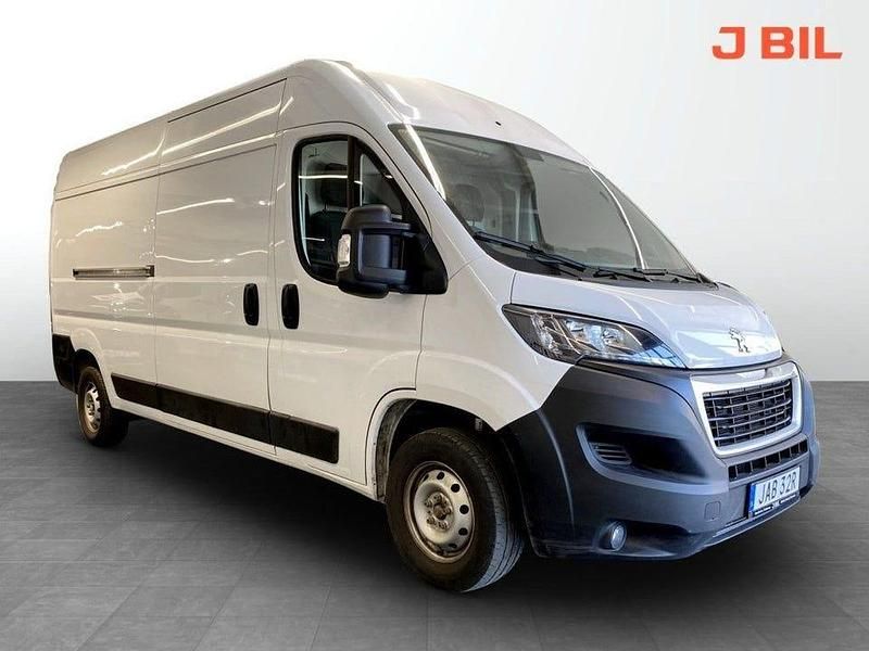 Vit Begagnad 2022 Peugeot Boxer Van | 299 900 kr (Dyr) - Bild 1/4