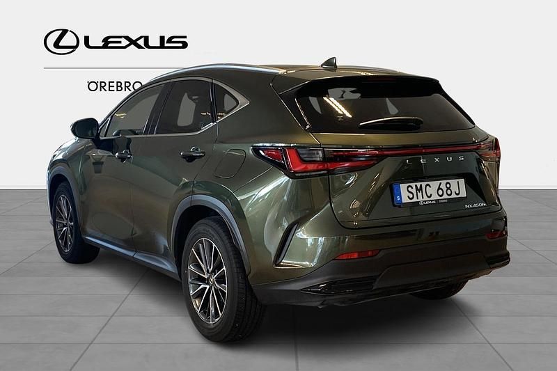 Begagnad Lexus NX450h+ Business Edition 313 HK (230 kW) 2024 Grön SUV