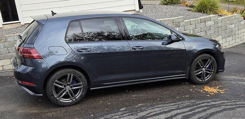 Begagnad 2020 VW Golf VIII GTE Halvkombi | 225 000 kr (Superpris) - Bild 1/4