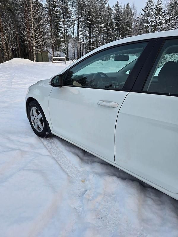 Begagnad VW Golf VII 105 HK (77 kW) 2014