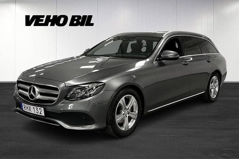 Grå Begagnad 2016 Mercedes E220 Avantgarde Kombi | 239 000 kr (Superpris) - Bild 1/4