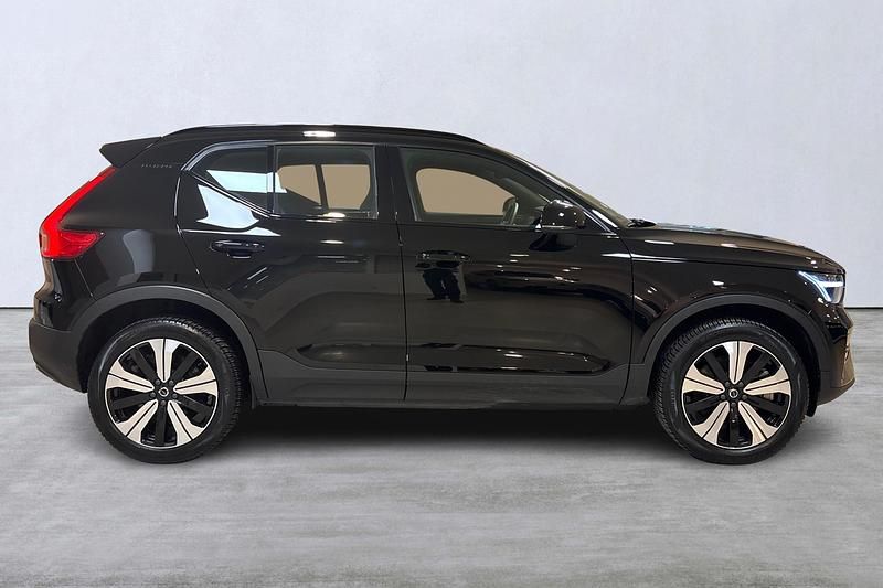 Begagnad Volvo XC40 Single Motor 175 kW (238 HK) 2023 Svart SUV