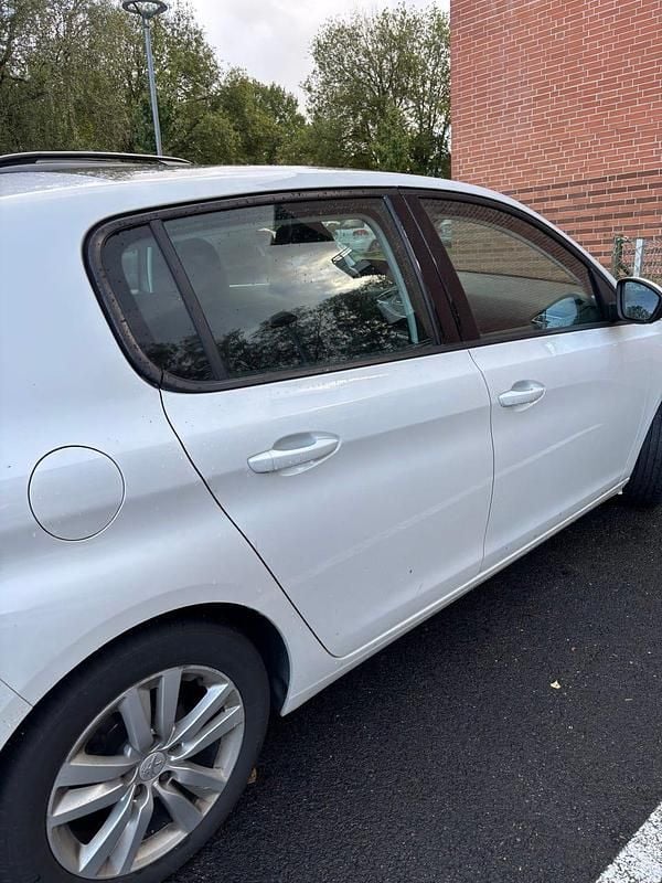 Pärlemo Begagnad 2014 Peugeot 308 Halvkombi | 60 000 kr (Bra pris) - Bild 1/4