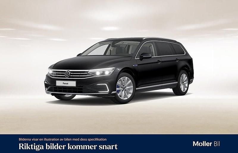 Deep black pearl Begagnad 2022 VW Passat GTE | 239 900 kr (Marknadspris) - Bild 1/4