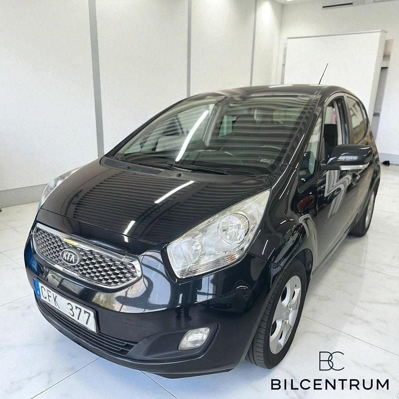 Svart Begagnad 2010 Kia Venga Comfort Halvkombi | 39 900 kr (Marknadspris) - Bild 1/4