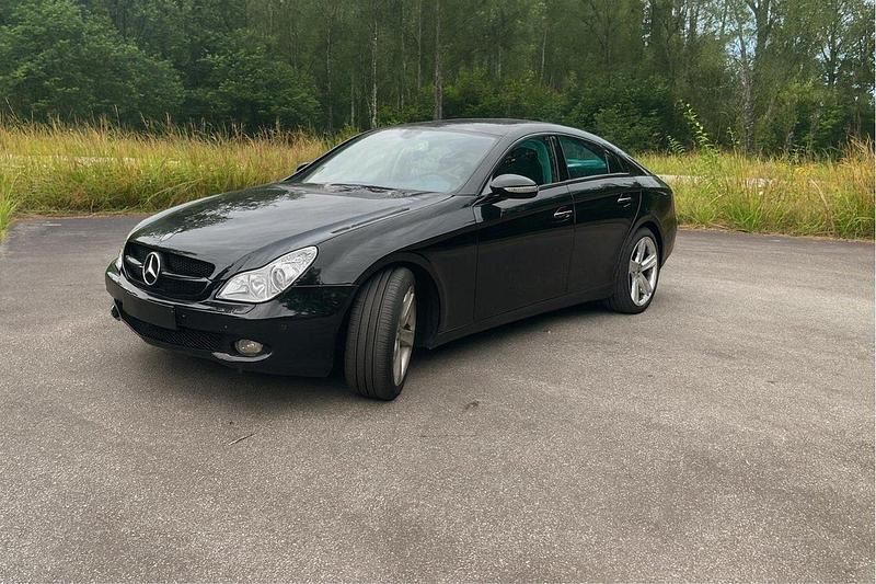 Svart Begagnad 2010 Mercedes CLS300 Sportkupé | 99 500 kr - Bild 1/4