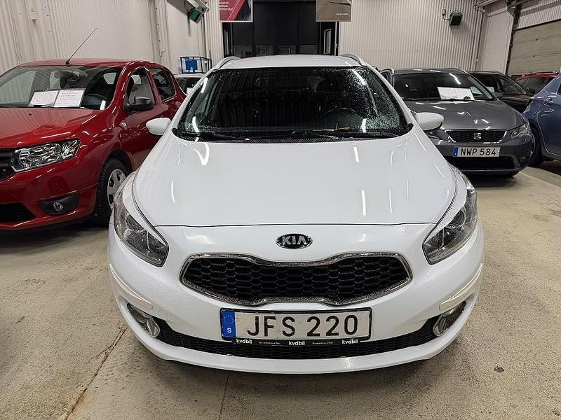 Vit Begagnad 2014 Kia Ceed Sportswagon EX Kombi | 89 500 kr (Lite dyr) - Bild 1/4