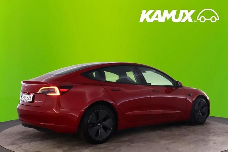Begagnad Tesla Model 3 Long Range AWD 366 kW (498 HK) 2023 Röd Sedan