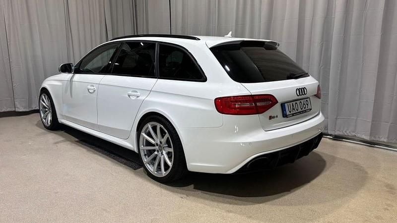 Begagnad Audi RS4 Design 451 HK (331 kW) 2015 Vit Kombi