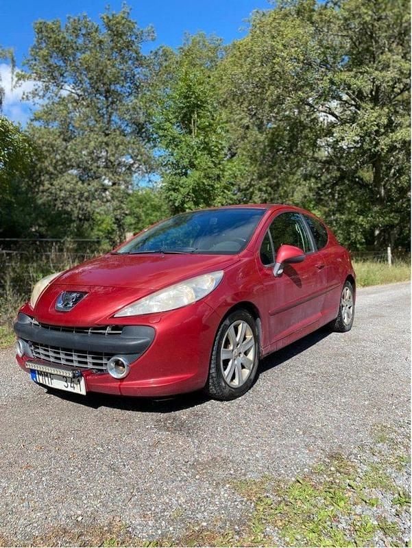 Röd Begagnad 2007 Peugeot 207 Halvkombi | 14 800 kr (Bra pris) - Bild 1/4