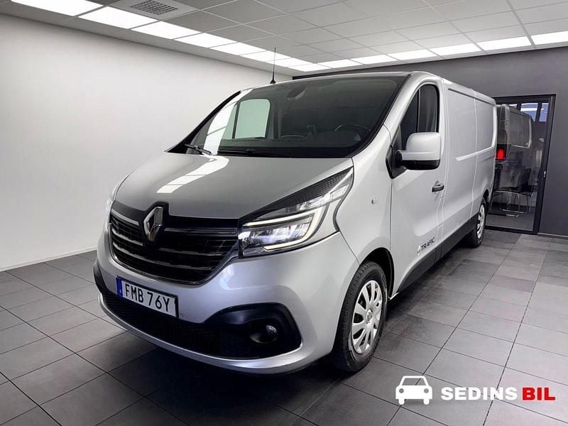 Silver Begagnad 2020 Renault Trafic Van | 219 900 kr (Marknadspris) - Bild 1/3