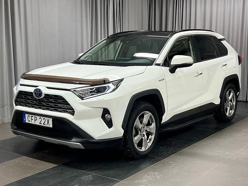 Vit Begagnad 2021 Toyota RAV4 Hybrid Executive SUV | 359 900 kr (Marknadspris) - Bild 1/4
