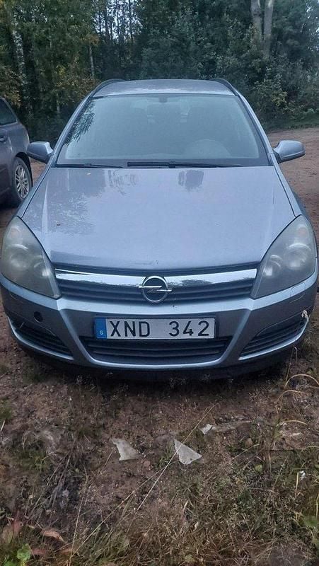 Grå Begagnad 2006 Opel Astra Kombi | 5 000 kr (Superpris) - Bild 1/4