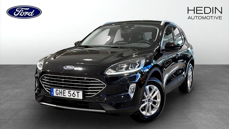 Svart (black) Begagnad 2022 Ford Kuga Titanium SUV | 259 900 kr (Marknadspris) - Bild 1/4