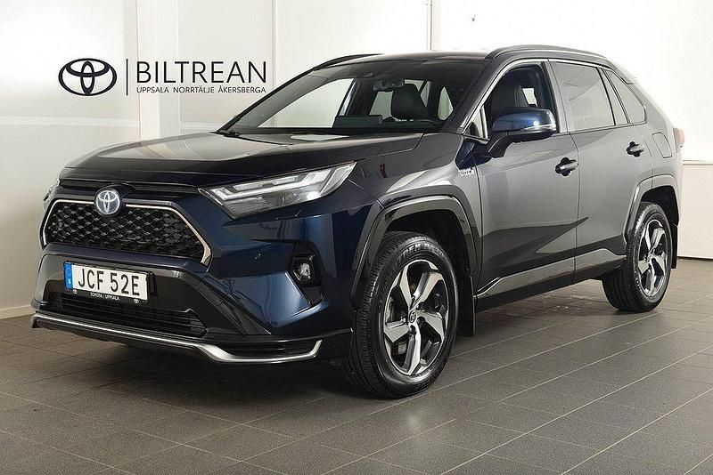 Mörkblå Begagnad 2023 Toyota RAV4 Hybrid Edition SUV | 528 900 kr (Dyr) - Bild 1/4