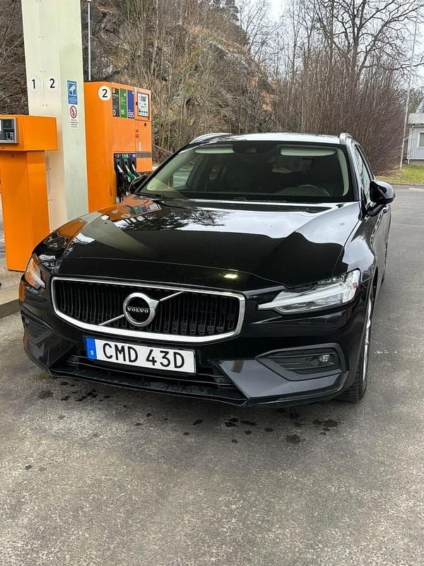 Begagnad 2021 Volvo V60 Kombi | 199 000 kr (Marknadspris) - Bild 1/4