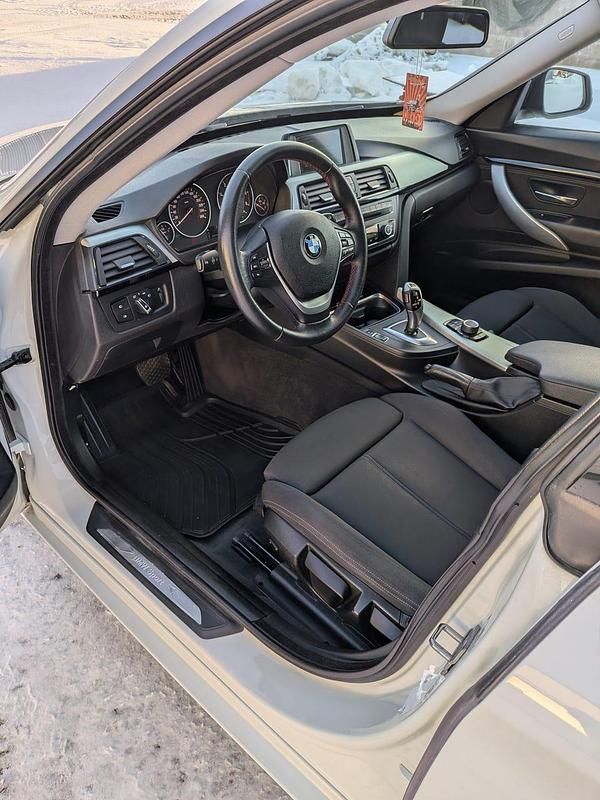 Begagnad BMW 318 Gran Turismo 143 HK (105 kW) 2014