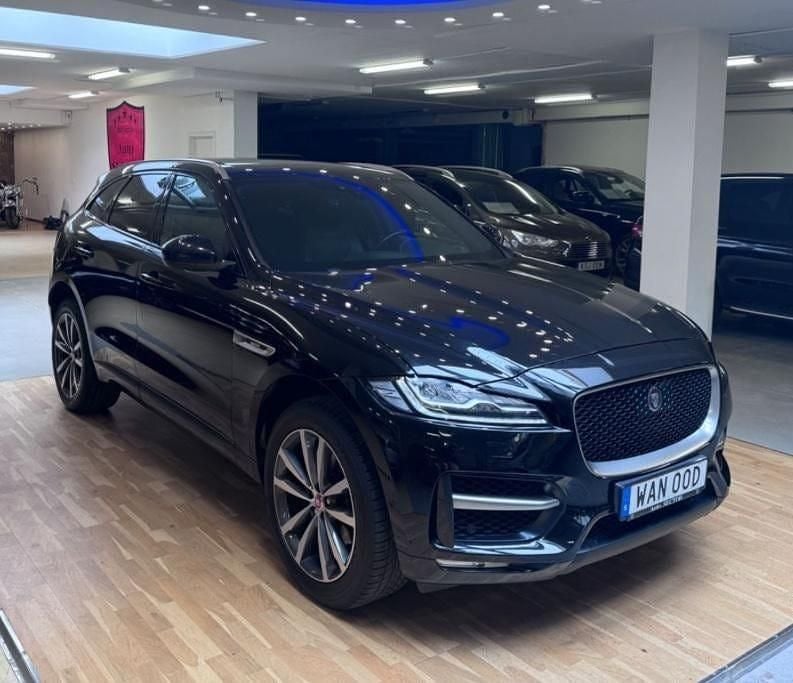 Begagnad Jaguar F-Pace R-Sport 301 HK (221 kW) 2018 Svart SUV