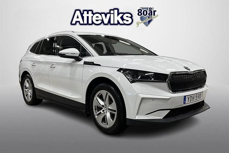 Vit Begagnad 2022 Skoda Enyaq iV SUV | 379 900 kr (Marknadspris) - Bild 1/4