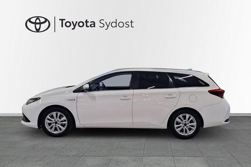 Begagnad Toyota Auris Touring Sports Edition 137 HK (100 kW) 2017 Vit Kombi