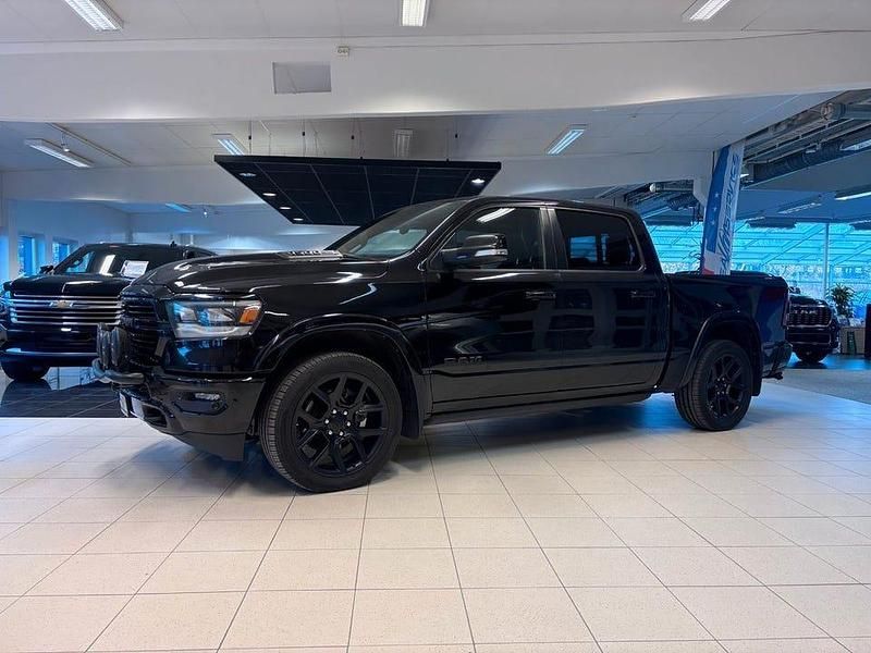 Svart Begagnad 2022 Dodge Ram Pickup | 736 250 kr (Marknadspris) - Bild 1/4
