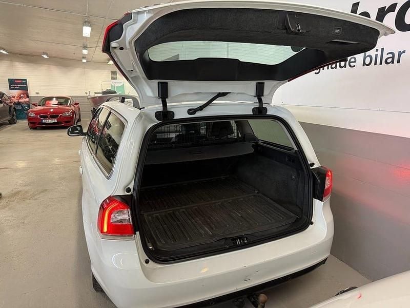 Begagnad Volvo V70 Momentum 150 HK (110 kW) 2016 Vit Kombi