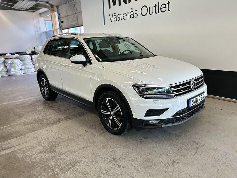 Vit Begagnad 2018 VW Tiguan Highline SUV | 199 900 kr (Bra pris) - Bild 1/3