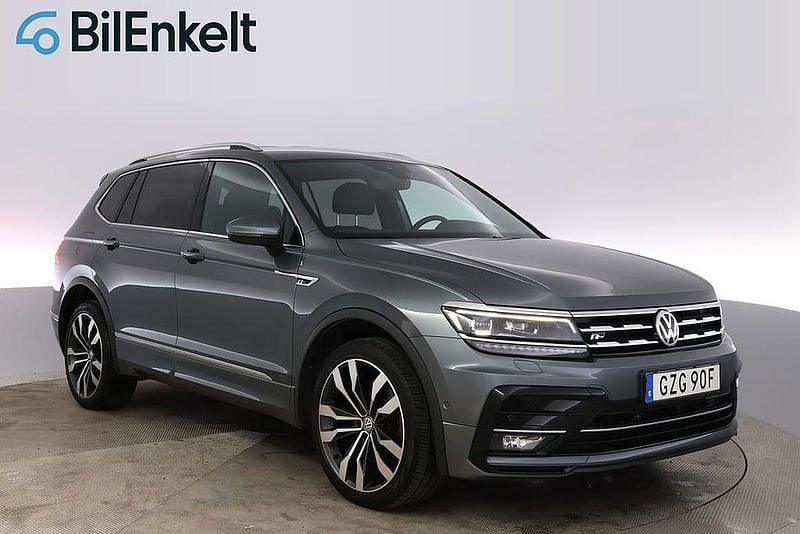 Mörkgrå Begagnad 2021 VW Tiguan Allspace R-line SUV | 358 900 kr (Marknadspris) - Bild 1/4
