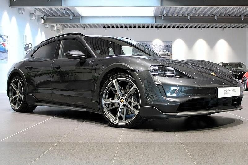 Mörkgrå Begagnad 2023 Porsche Taycan Cross Turismo Kombi | 845 000 kr (Dyr) - Bild 1/4