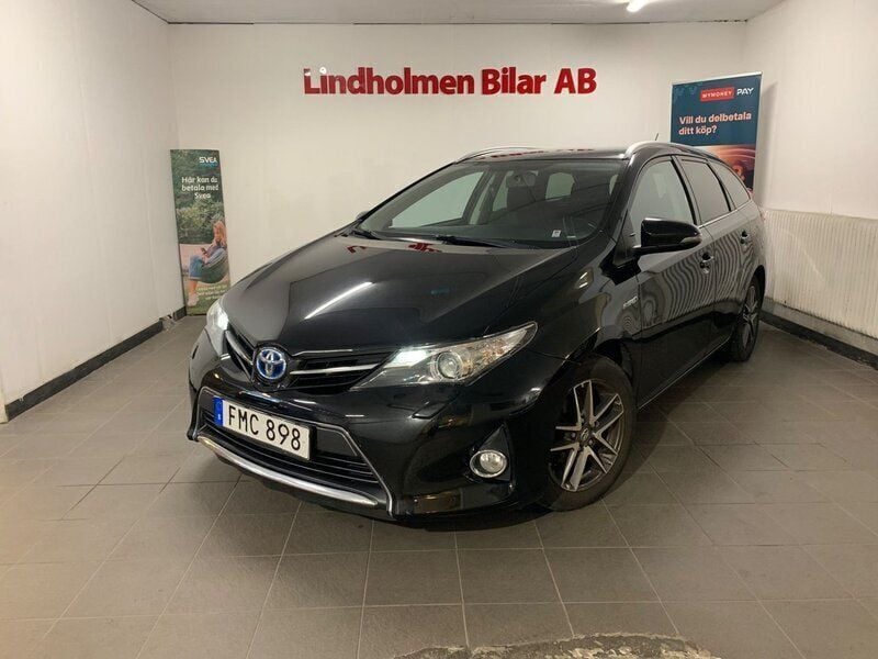 Svart Begagnad 2015 Toyota Auris Touring Sports Edition Kombi | 117 900 kr (Marknadspris) - Bild 1/4