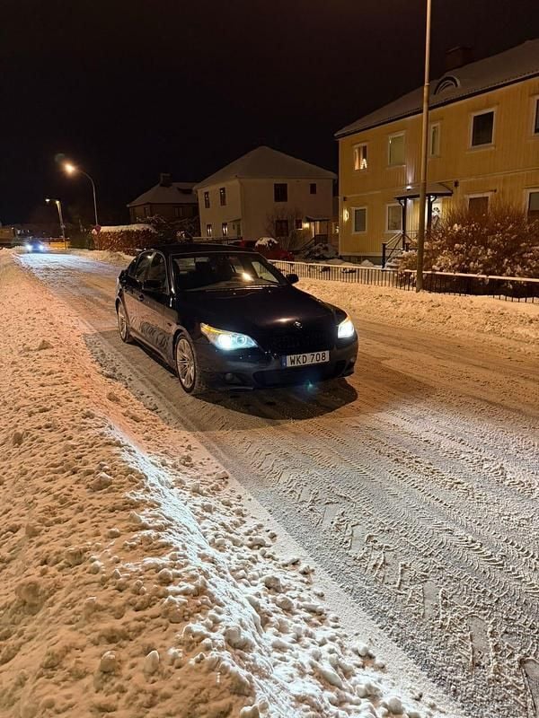 Begagnad 2005 BMW 525 Sedan | 69 999 kr (Lite dyr) - Bild 1/4