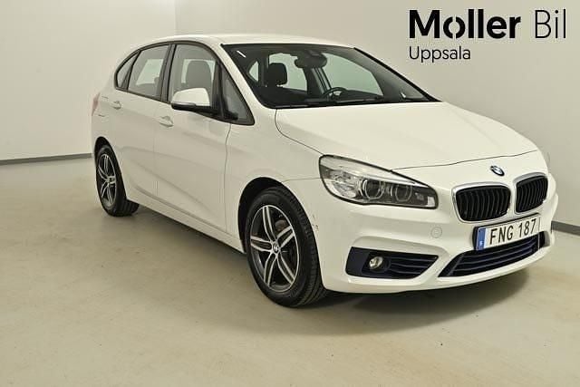 Vit Begagnad 2014 BMW 218 Active Tourer Sport Line Minibuss | 149 900 kr (Marknadspris) - Bild 1/4