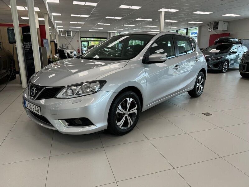 Silver Begagnad 2015 Nissan Pulsar Halvkombi | 99 900 kr (Lite dyr) - Bild 1/4