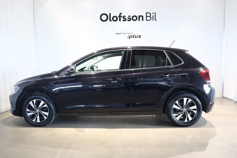 Svart Begagnad 2017 VW Polo Halvkombi | 119 000 kr (Marknadspris) - Bild 1/3