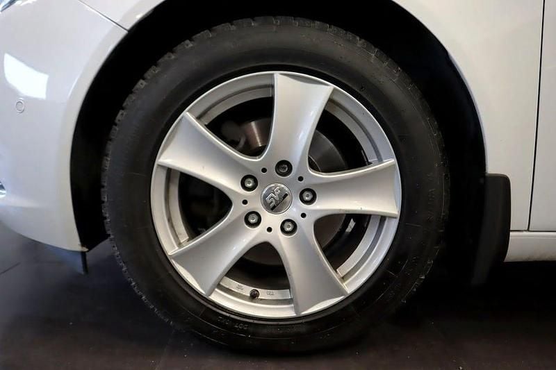 Begagnad Opel Insignia Cosmo 195 HK (143 kW) 2013 Vit Kombi