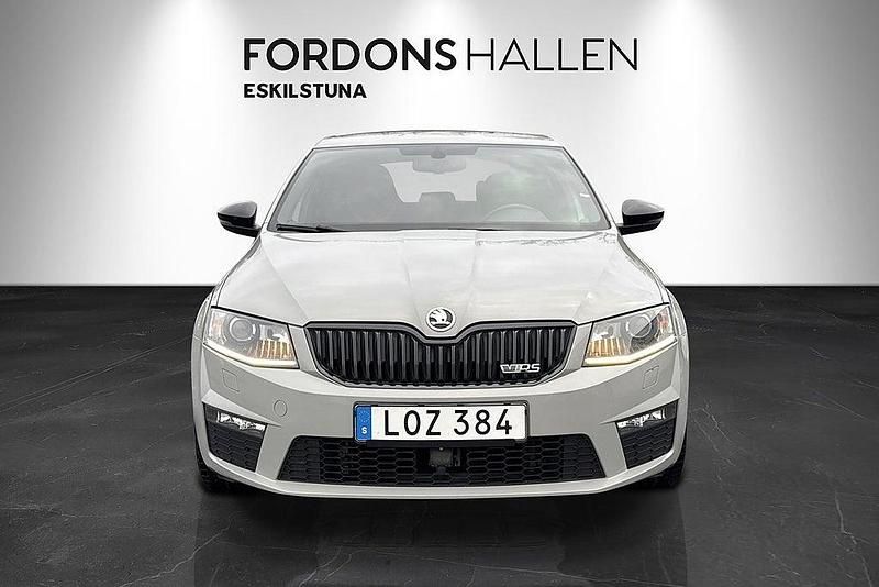 Begagnad Skoda Octavia RS 184 HK (135 kW) 2016 Mörkgrå Halvkombi
