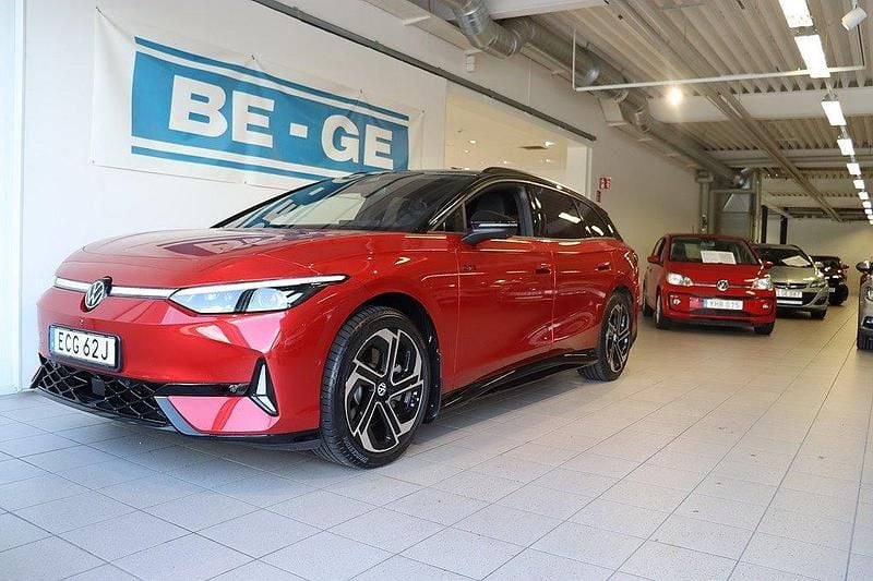 Röd Begagnad 2024 VW ID.7 GTX Sedan | 619 000 kr - Bild 1/4