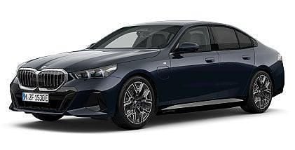 Svart Ny 2025 BMW 530e M Sport Sedan | 639 900 kr (Superpris) - Bild 1/4