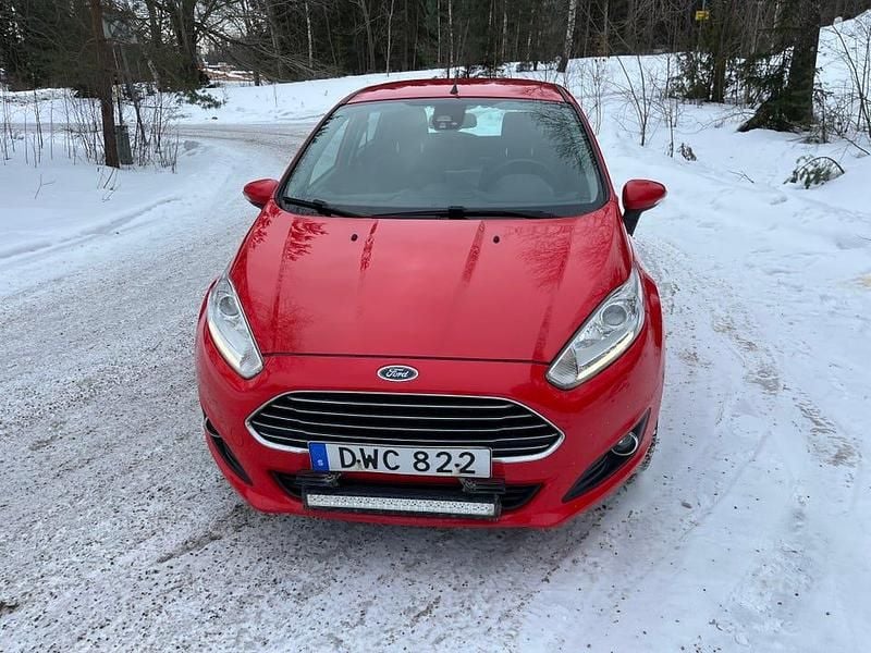 Begagnad Ford Fiesta 100 HK (73 kW) 2015