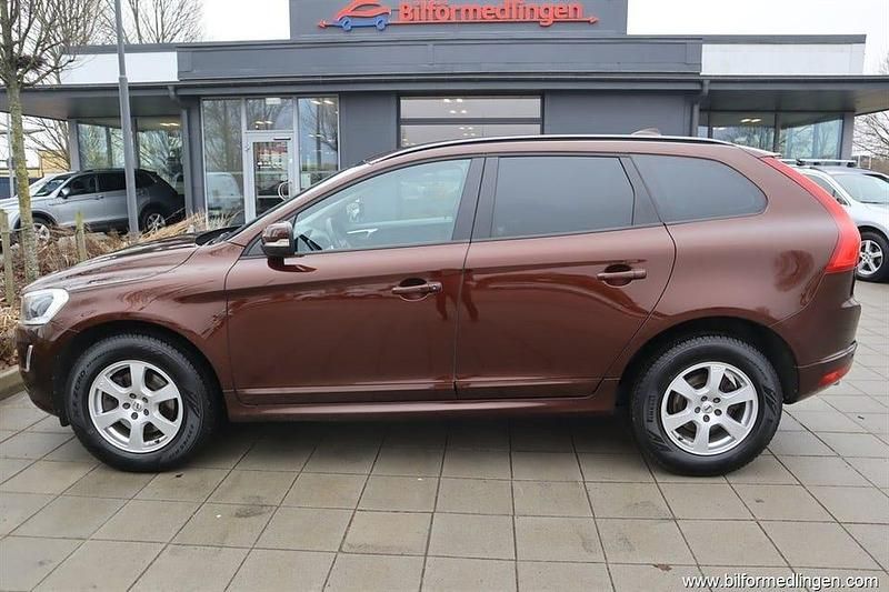 Begagnad Volvo XC60 150 HK (110 kW) 2017 Brun SUV