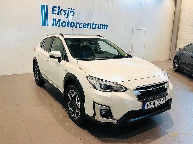 Vit (crystal white pearl) Begagnad 2020 Subaru XV SUV | 269 900 kr (Dyr) - Bild 1/4