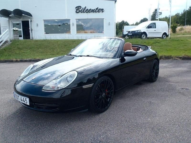 Begagnad Porsche 911 Carrera 4 301 HK (221 kW) 2001 Svart Cab